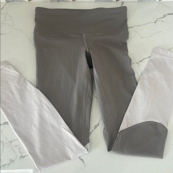 Lululemon Speed Wunder Tight Leggings Grey White size 4 - Picture 3 of 9